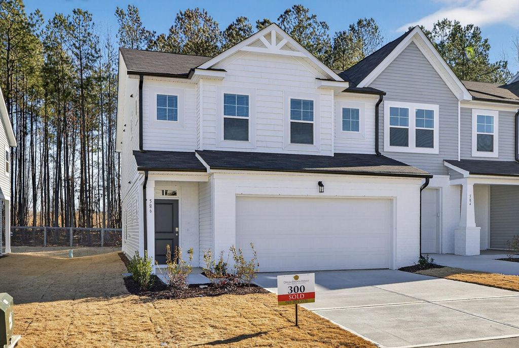 Picture of 586 Barrington Row Ave